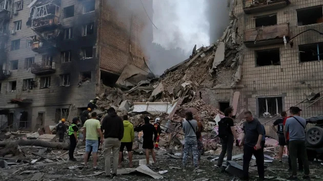 14 dead in massive overnight Russian attack on Kyiv, Ukraine says