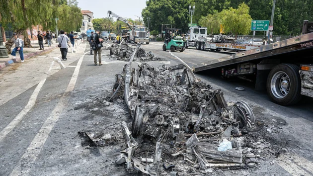 Some Democrats condemn violence in LA protests and Trumps response to it