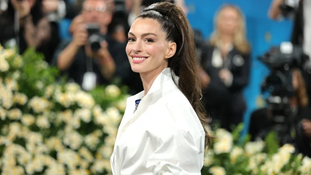 Anne Hathaway shares first look at Andy Sachs in ‘The Devil Wears Prada 2’