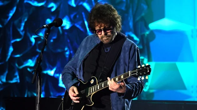 Jeff Lynne thanks fans for their support following cancellation of final ELO show