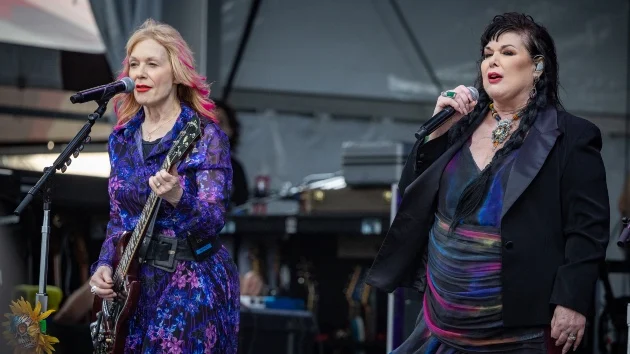 Heart dedicates ‘These Dreams’ to Taylor Swift & Travis Kelce at Akron concert