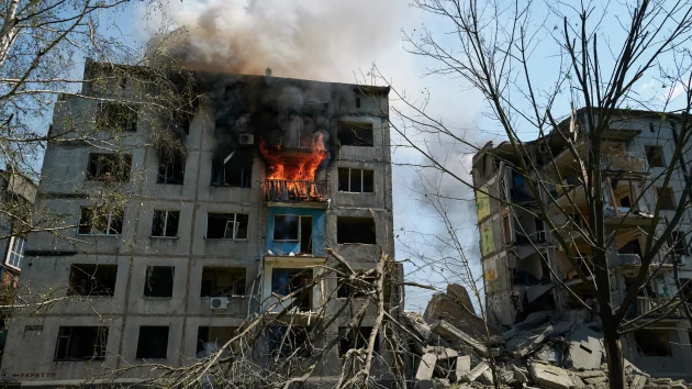 Russian drone strike on Ukraine apartments kills several before Trump-Zelenskyy meet