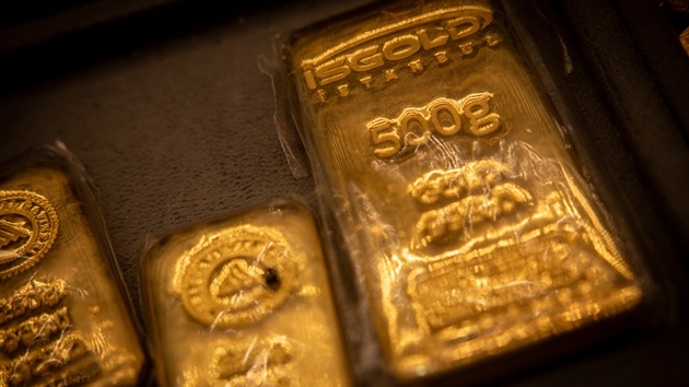 Gold prices hit a record high as economic uncertainty looms