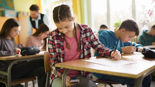 Here are the states banning cellphones in schools and what it means for students