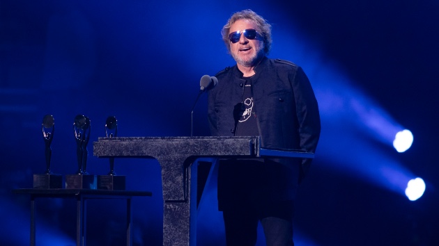 Sammy Hagar shares video of Van Halen’s 1995 performance during Denver blizzard