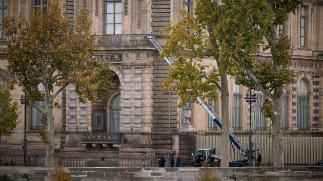 Company who made lift used in Louvre heist goes viral with social post