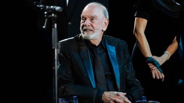 Neil Diamond honored with Inspirational Lifetime Achievement Award at Carousel Ball