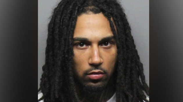 Murder suspect accidentally released from California jail: Officials