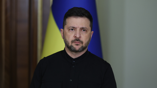 Russia launches 300 drones and missiles at Ukraine, Kyiv says, as Zelenskyy prepares for White House meeting