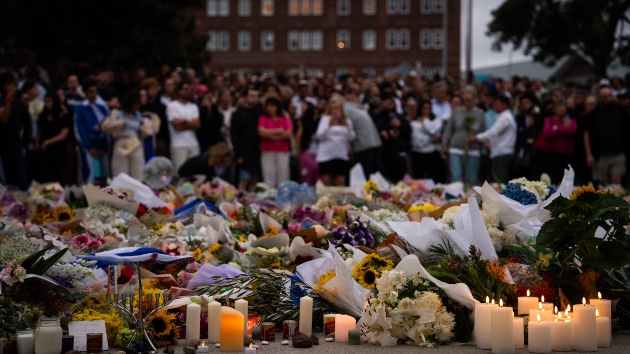 Bondi Beach survivor recalls getting shot while running toward his family