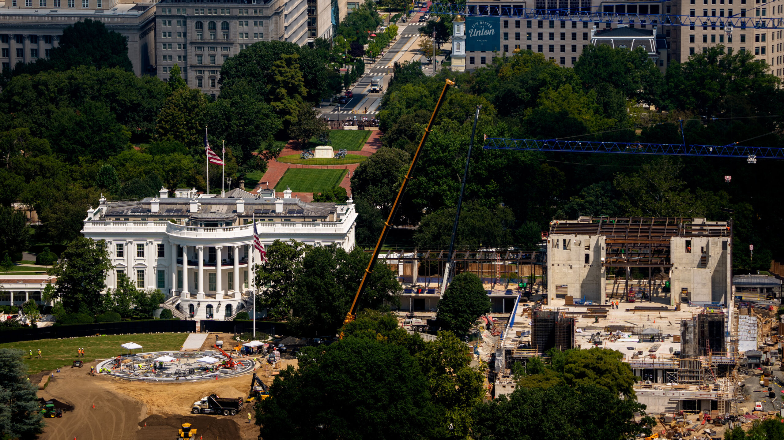 SCOTUS greenlights White House ballroom construction