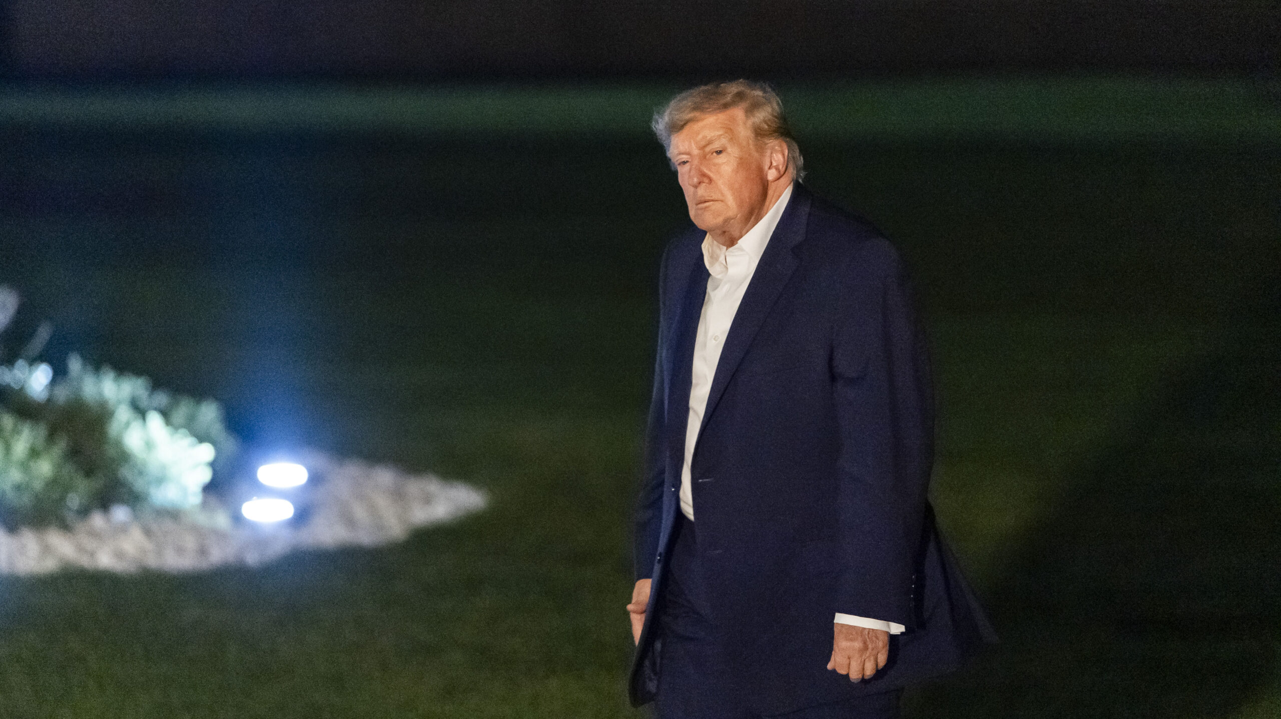 Trump warns Republicans about Texas, Michigan ahead of midterms